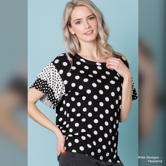 🥰LAST 1! Double Ruffle Contrast Polka Dot Top! - Picture 4 of 7